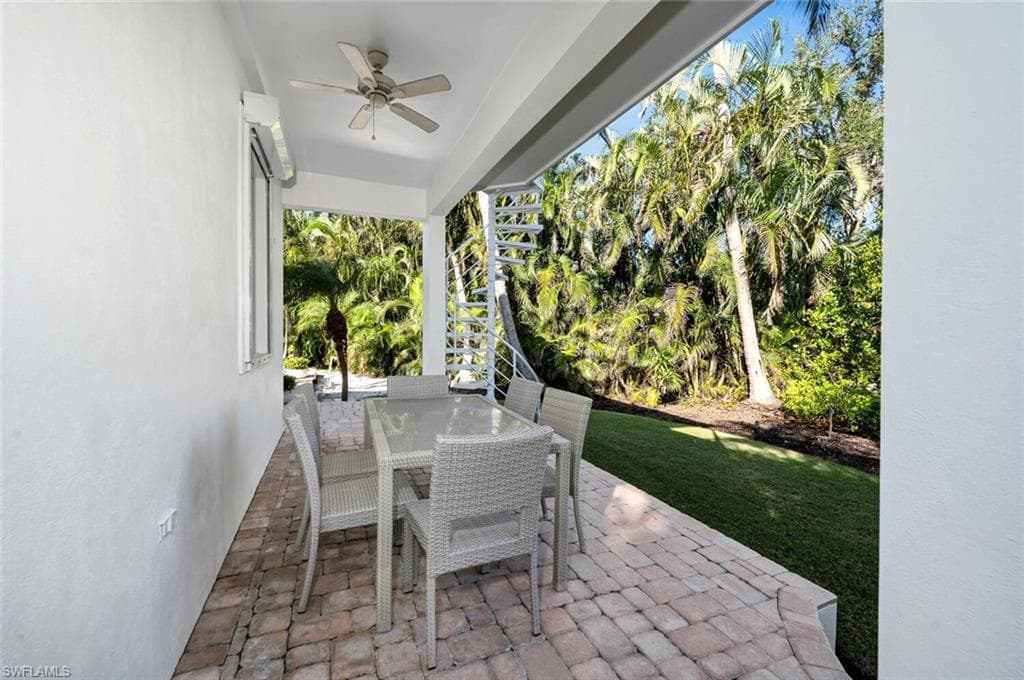 405 Rudder Rd, Naples, FL 34102-26