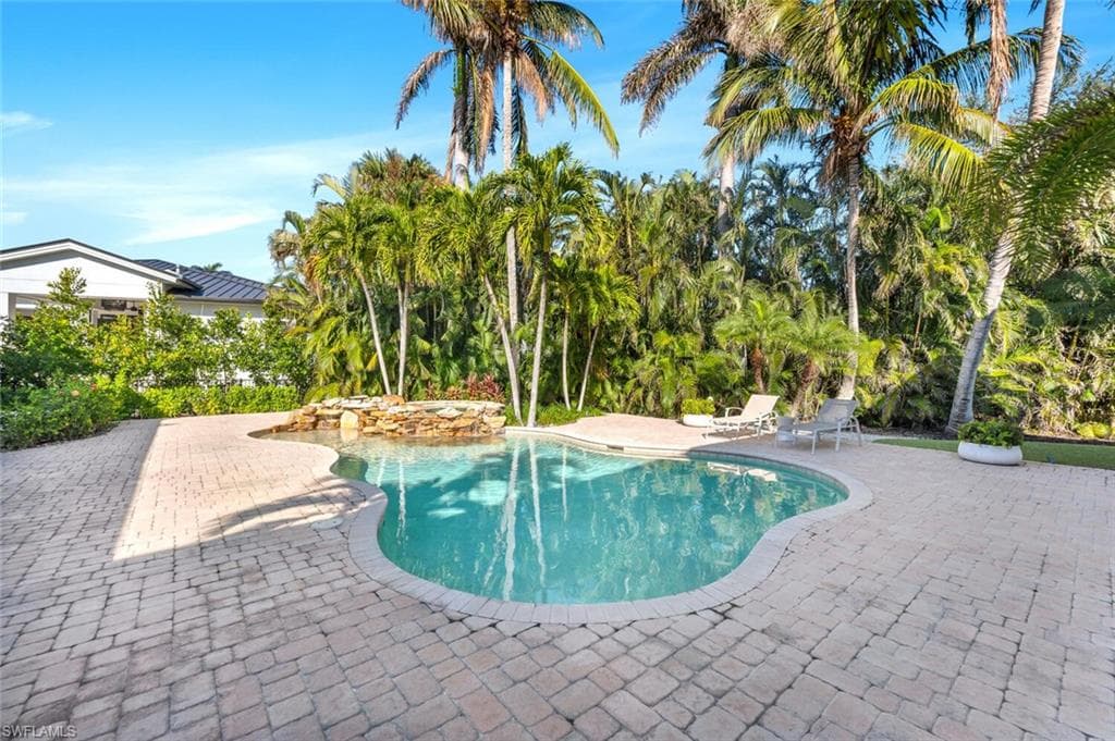 405 Rudder Rd, Naples, FL 34102-29