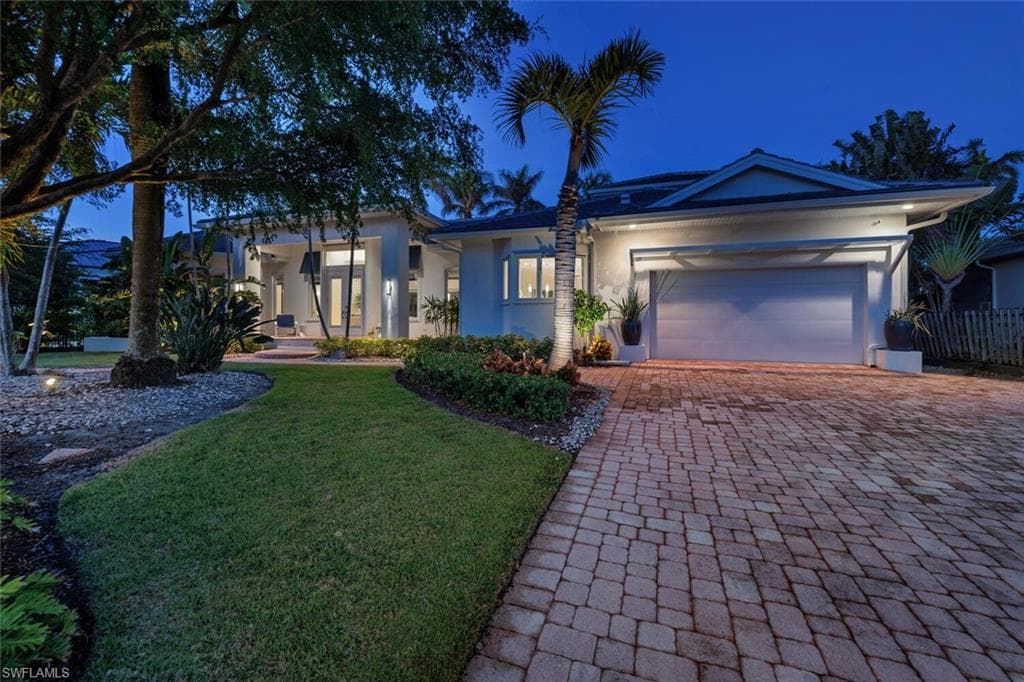 405 Rudder Rd, Naples, FL 34102-31