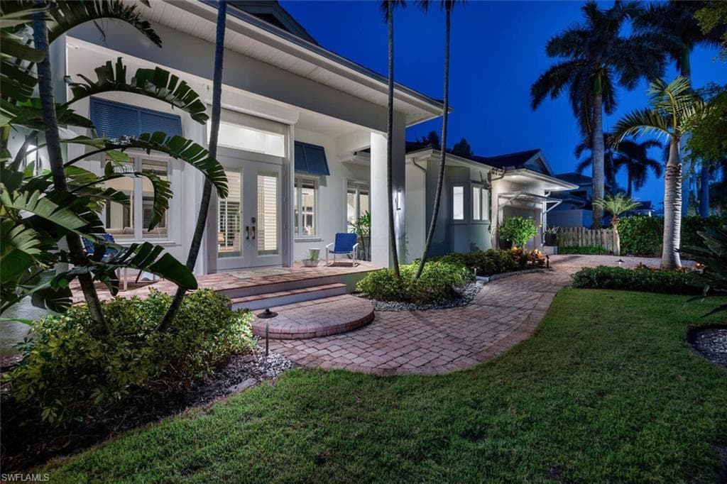 405 Rudder Rd, Naples, FL 34102-33