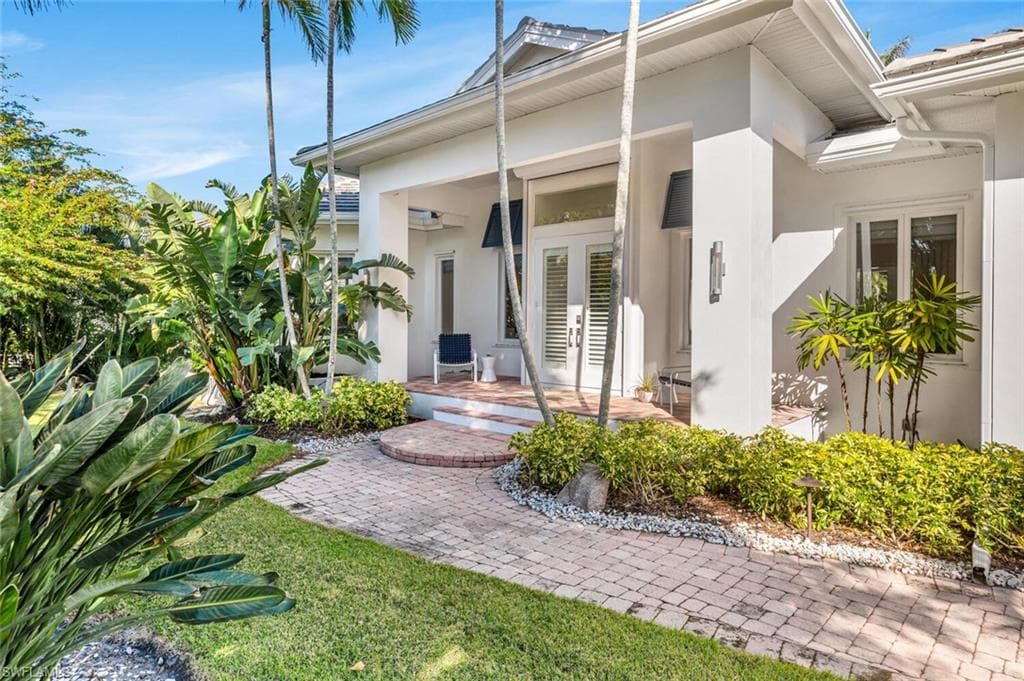 405 Rudder Rd, Naples, FL 34102-3