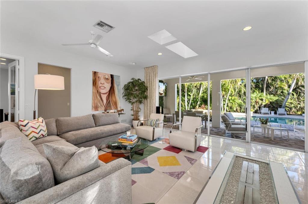 405 Rudder Rd, Naples, FL 34102-7