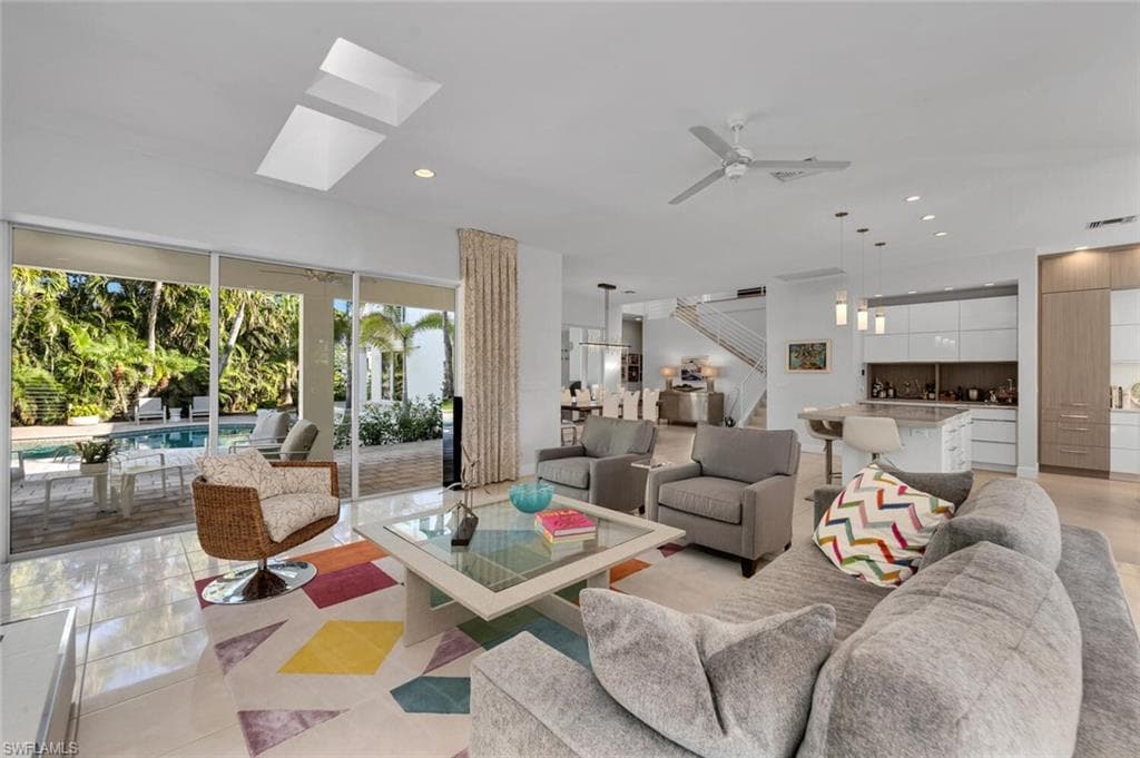 405 Rudder Rd, Naples, FL 34102-8