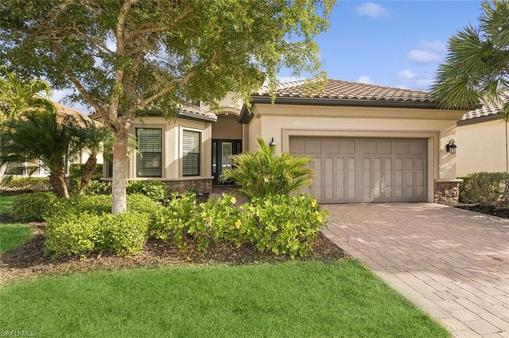 10234 Coconut Rd, Estero, FL 34135-1