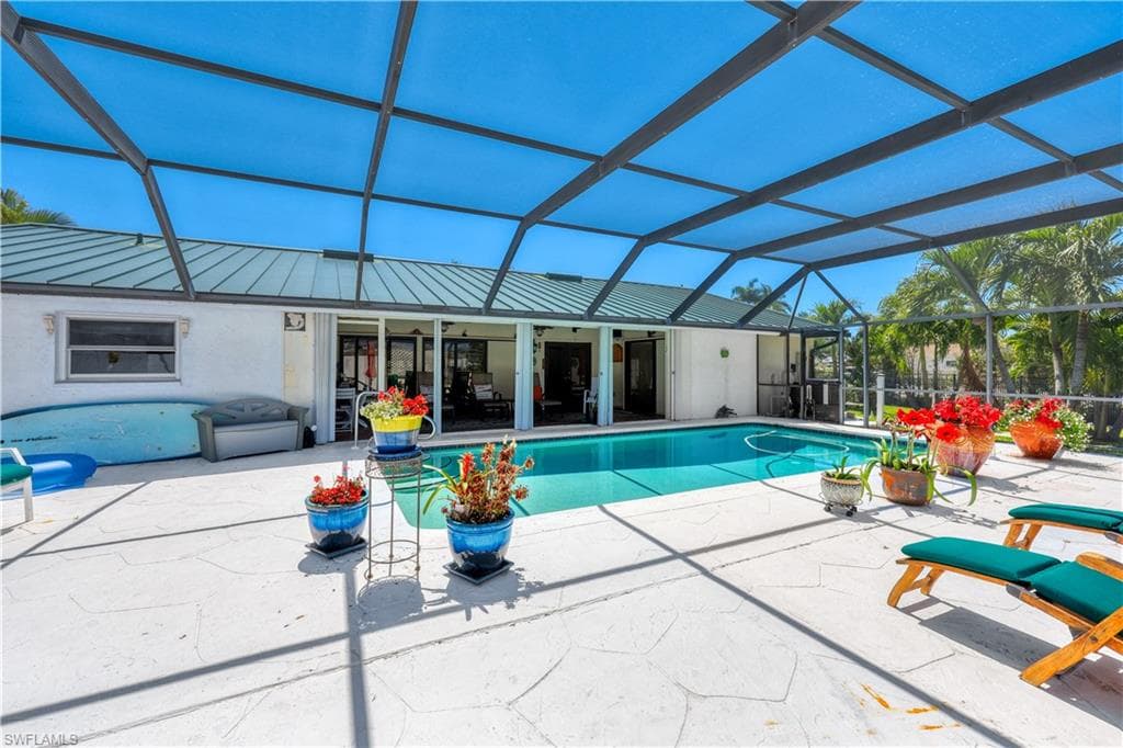 203 6th St W, Bonita Springs, FL 34134-40