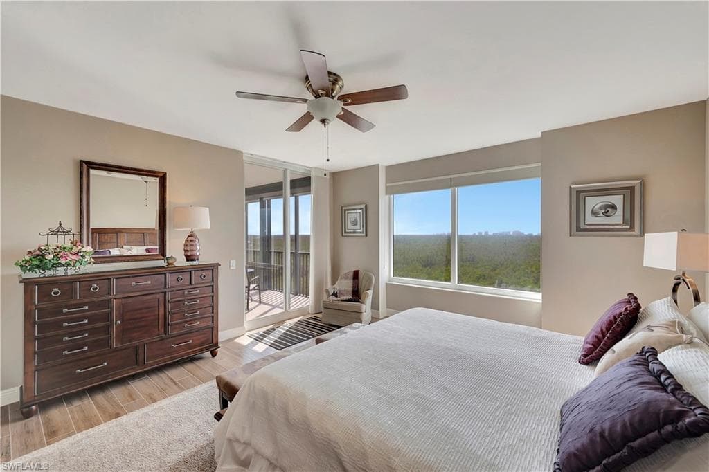 445 Cove Tower Dr 702, Naples, FL 34110-23