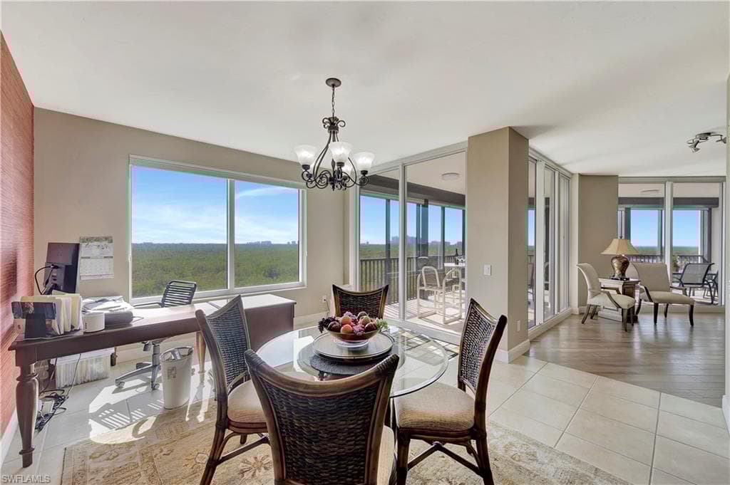 445 Cove Tower Dr 702, Naples, FL 34110-33