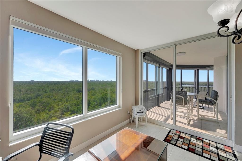 445 Cove Tower Dr 702, Naples, FL 34110-34
