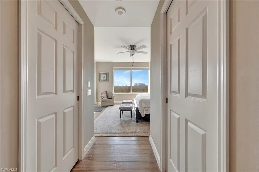 445 Cove Tower Dr 702, Naples, FL 34110-36