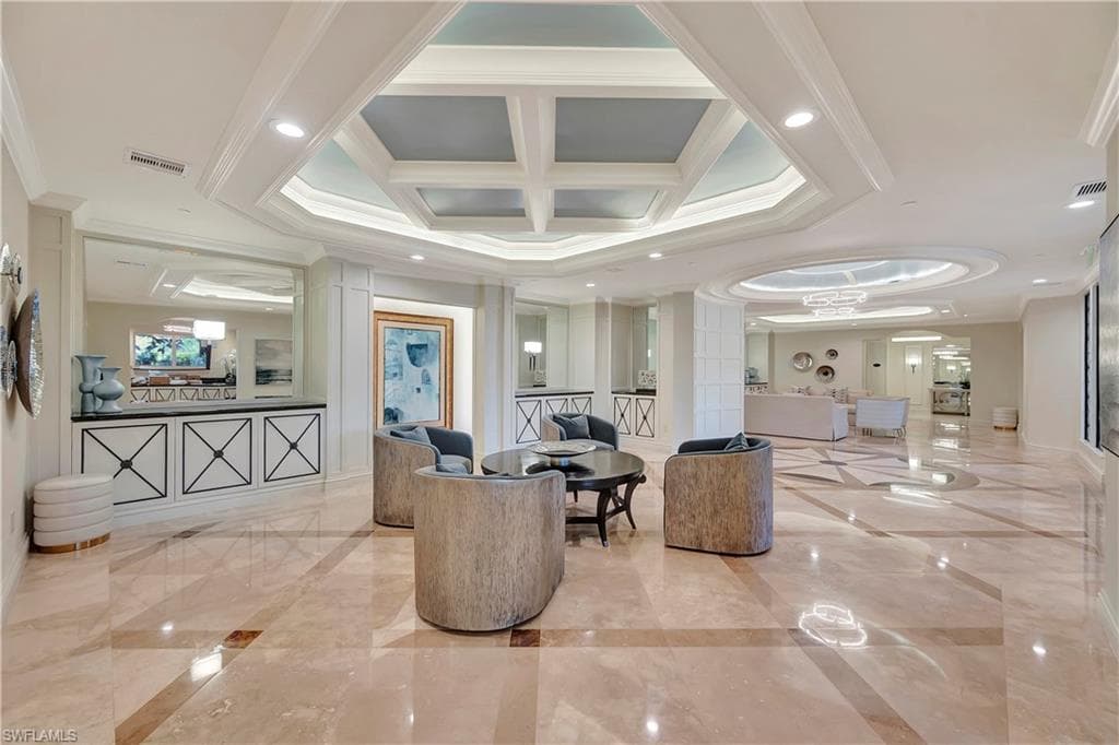 445 Cove Tower Dr 702, Naples, FL 34110-41