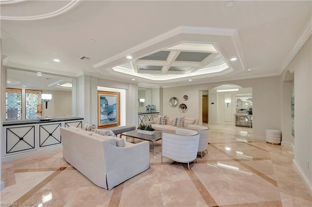 445 Cove Tower Dr 702, Naples, FL 34110-42