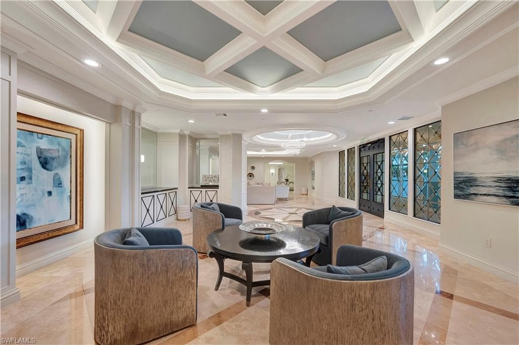445 Cove Tower Dr 702, Naples, FL 34110-43