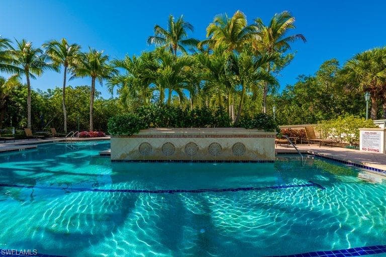 445 Cove Tower Dr 702, Naples, FL 34110-48