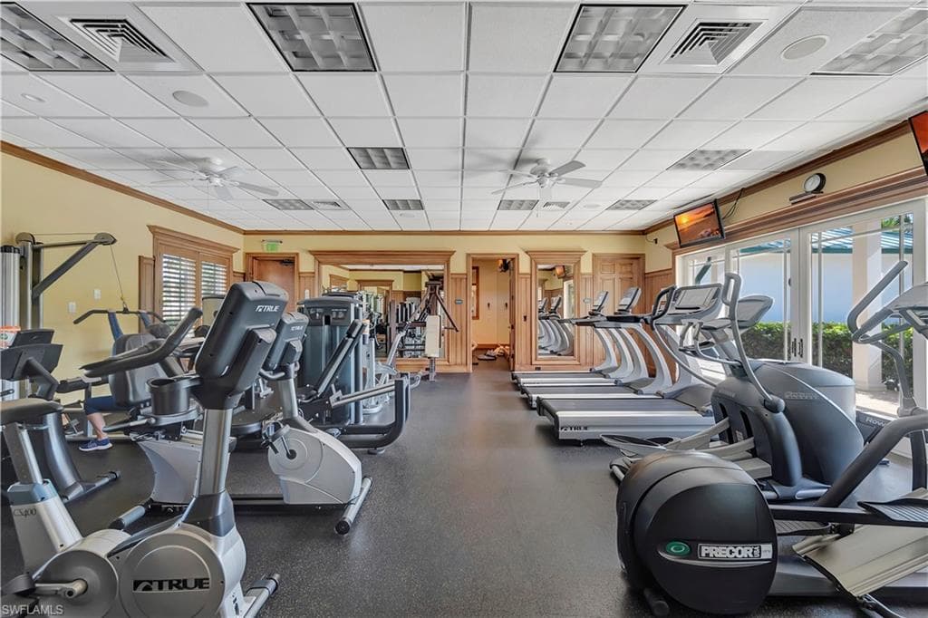 445 Cove Tower Dr 702, Naples, FL 34110-49
