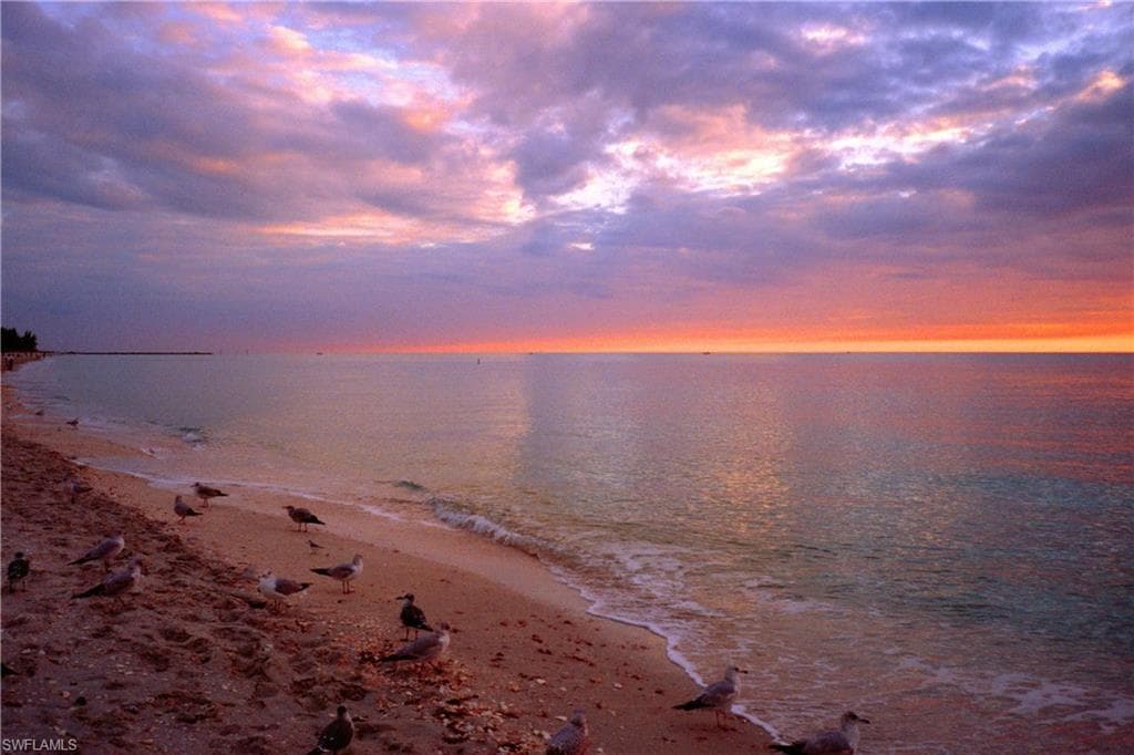 395 Oak Ave, Naples, FL 34108-9
