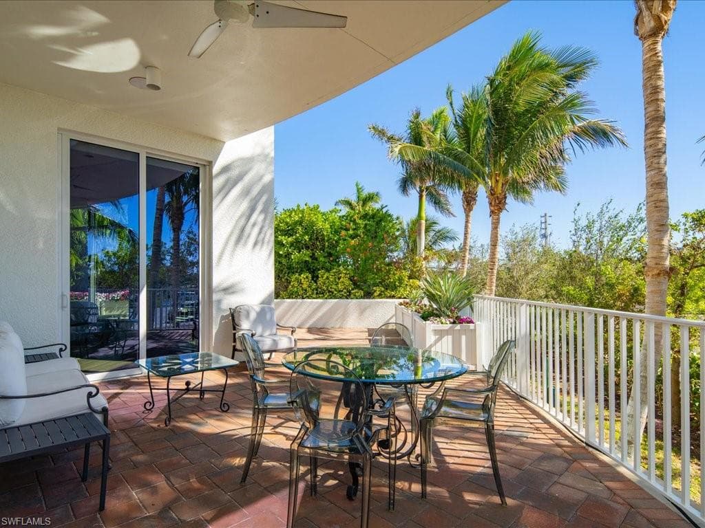 13665 Vanderbilt Dr 201, Naples, FL 34110-12