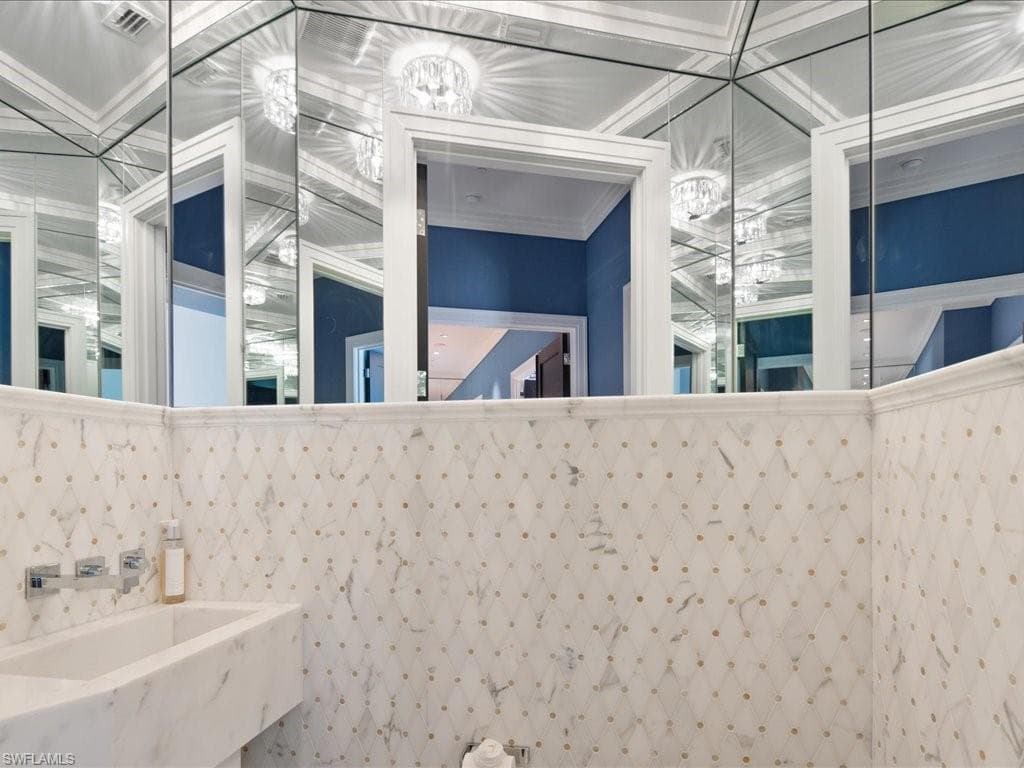 13665 Vanderbilt Dr 201, Naples, FL 34110-32