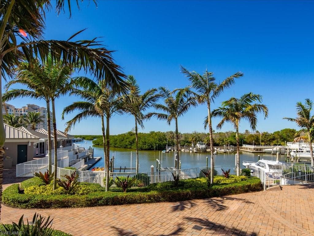 13665 Vanderbilt Dr 201, Naples, FL 34110-35