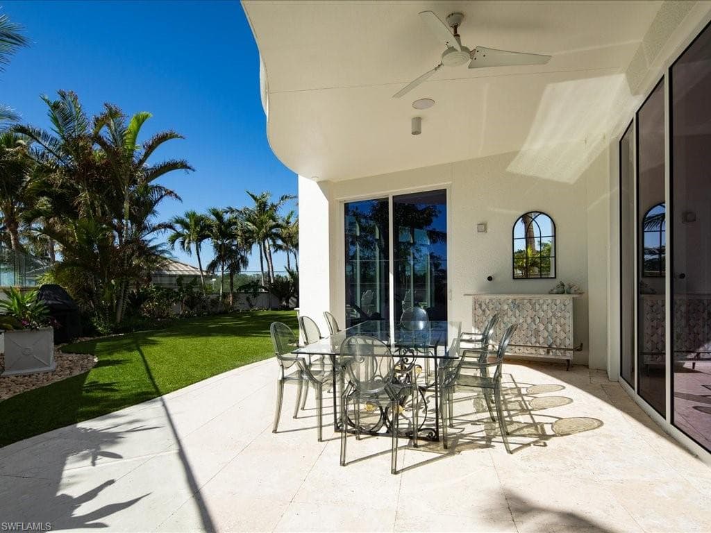 13665 Vanderbilt Dr 201, Naples, FL 34110-38