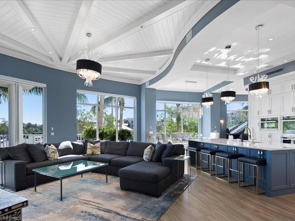 13665 Vanderbilt Dr 201, Naples, FL 34110-4
