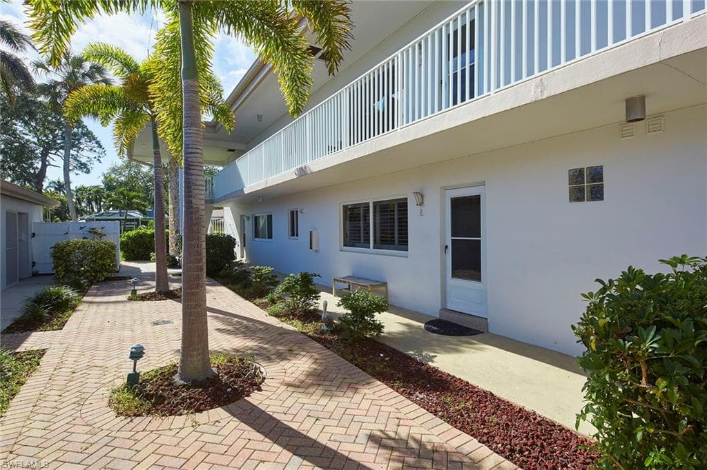 1336 Crayton Rd 2, Naples, FL 34102-13