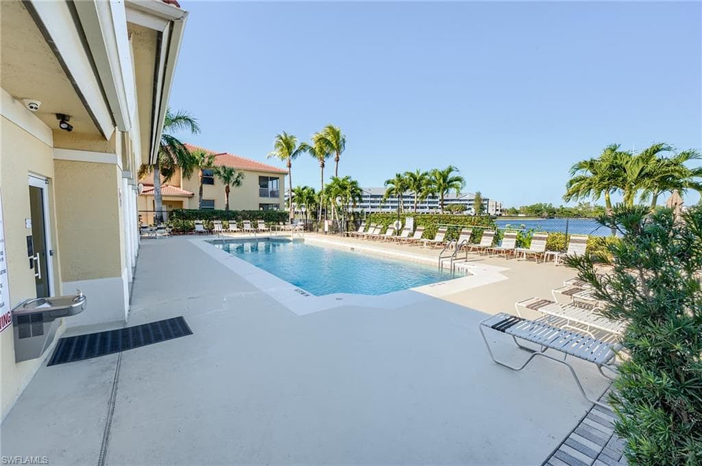 4241 Bellasol Cir 1922, Fort Myers, FL 33916-1