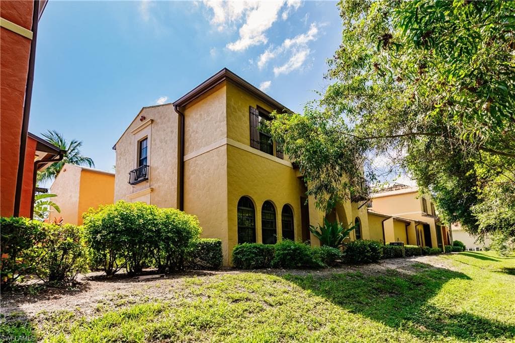 9153 Chula Vista St 13204, Naples, FL 34113-2