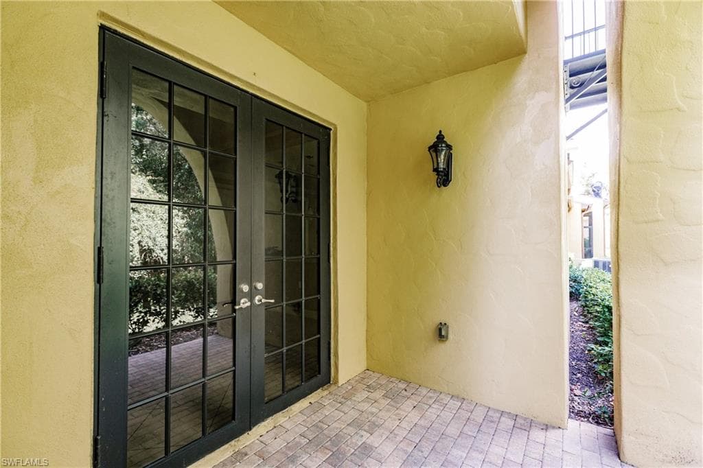 9153 Chula Vista St 13204, Naples, FL 34113-33