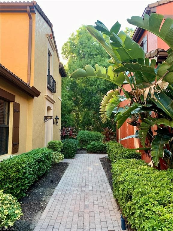 9153 Chula Vista St 13204, Naples, FL 34113-4