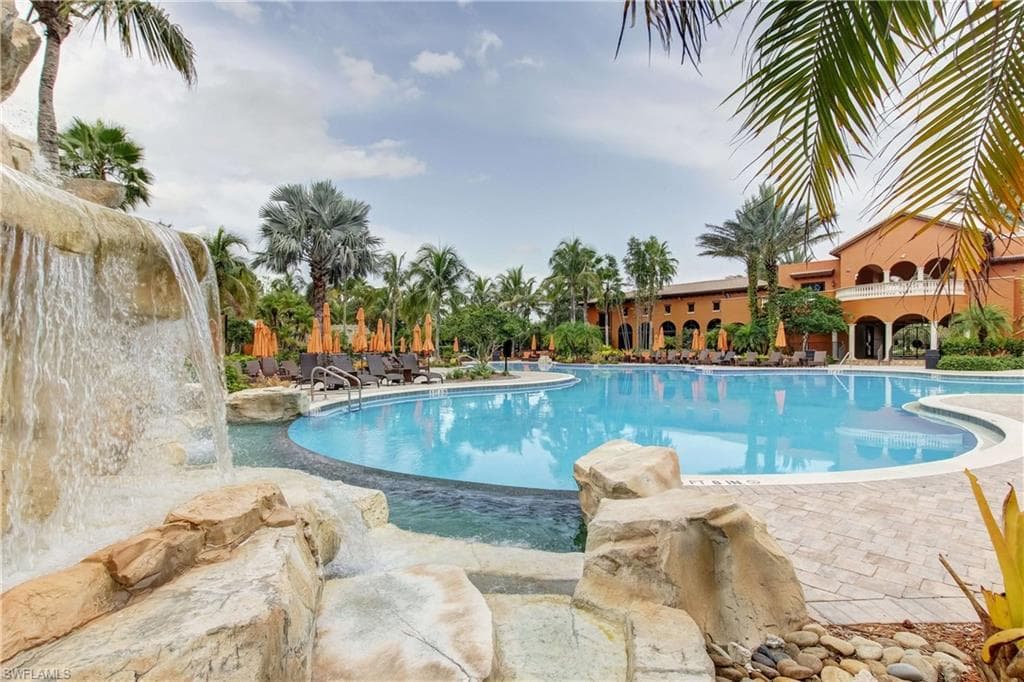 9153 Chula Vista St 13204, Naples, FL 34113-5