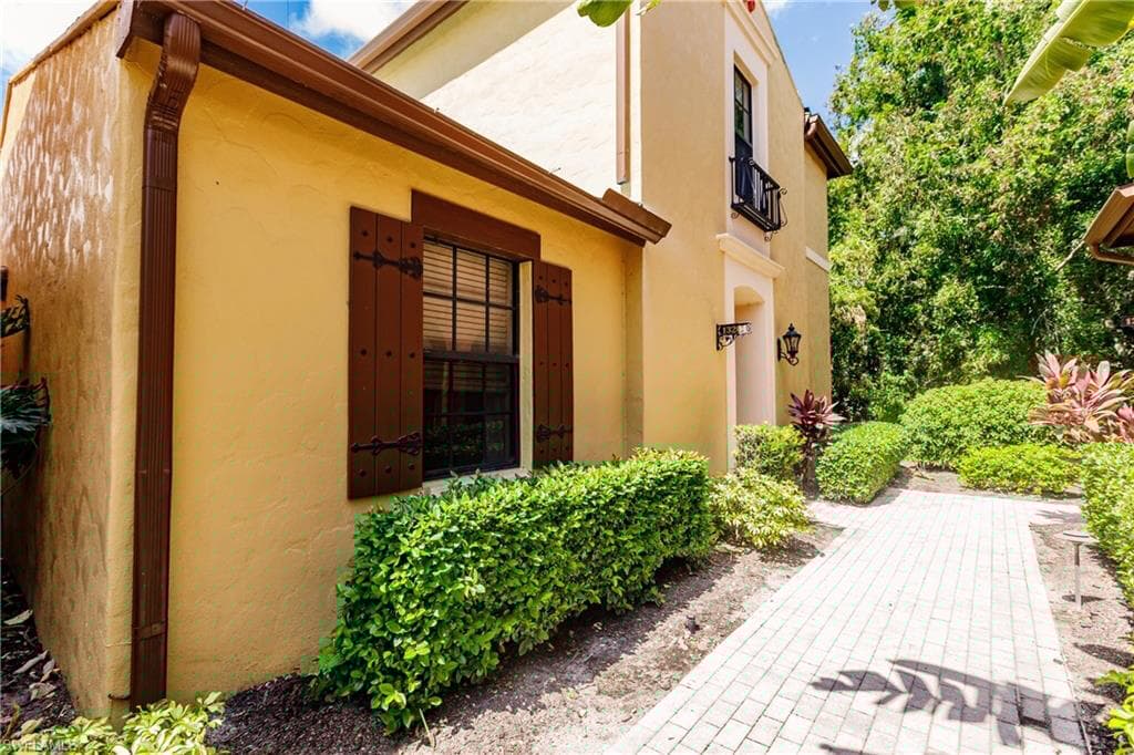 9153 Chula Vista St 13204, Naples, FL 34113-8