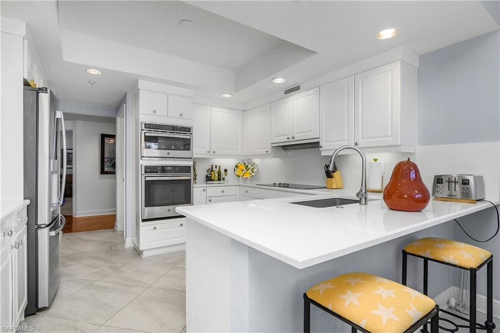 7225 Pelican Bay Blvd 203, Naples, FL 34108-11