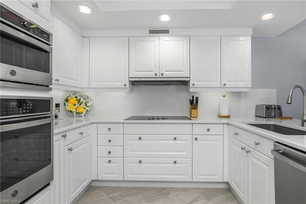 7225 Pelican Bay Blvd 203, Naples, FL 34108-13