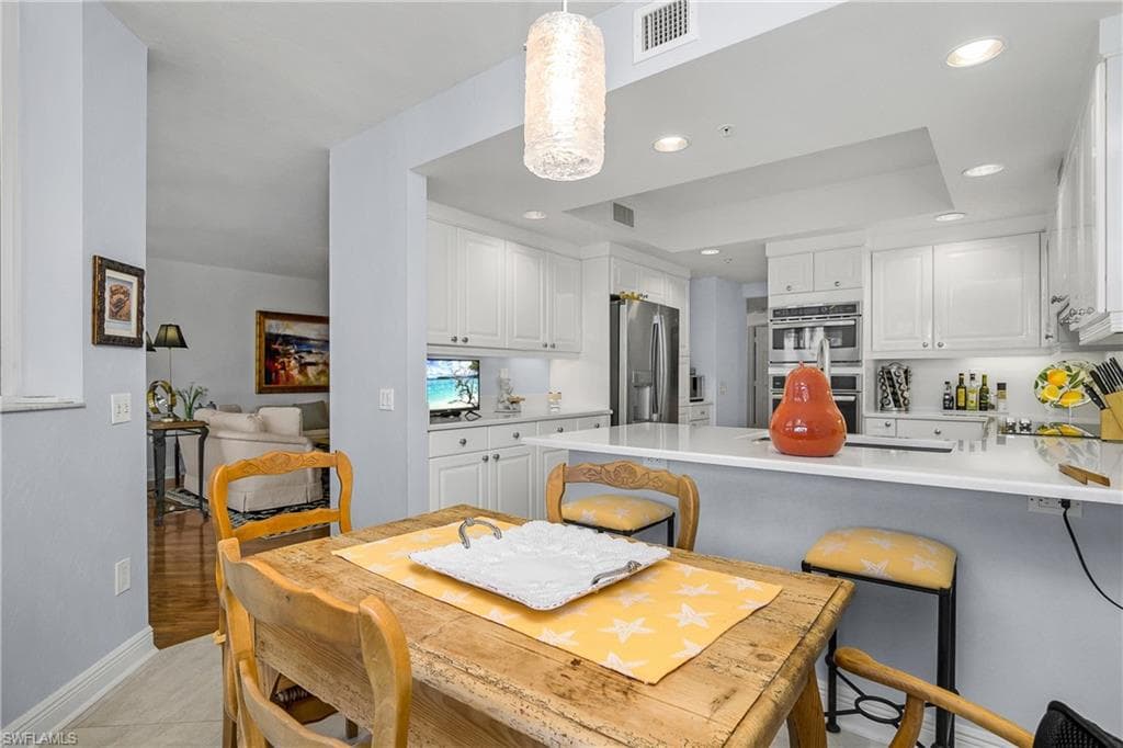 7225 Pelican Bay Blvd 203, Naples, FL 34108-15