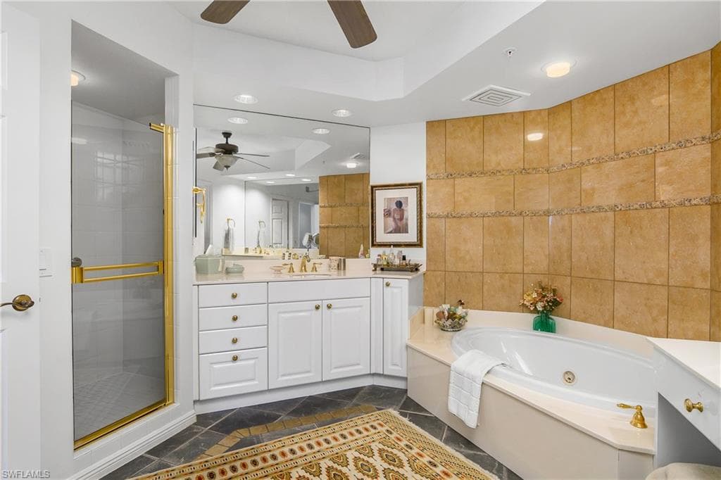 7225 Pelican Bay Blvd 203, Naples, FL 34108-19