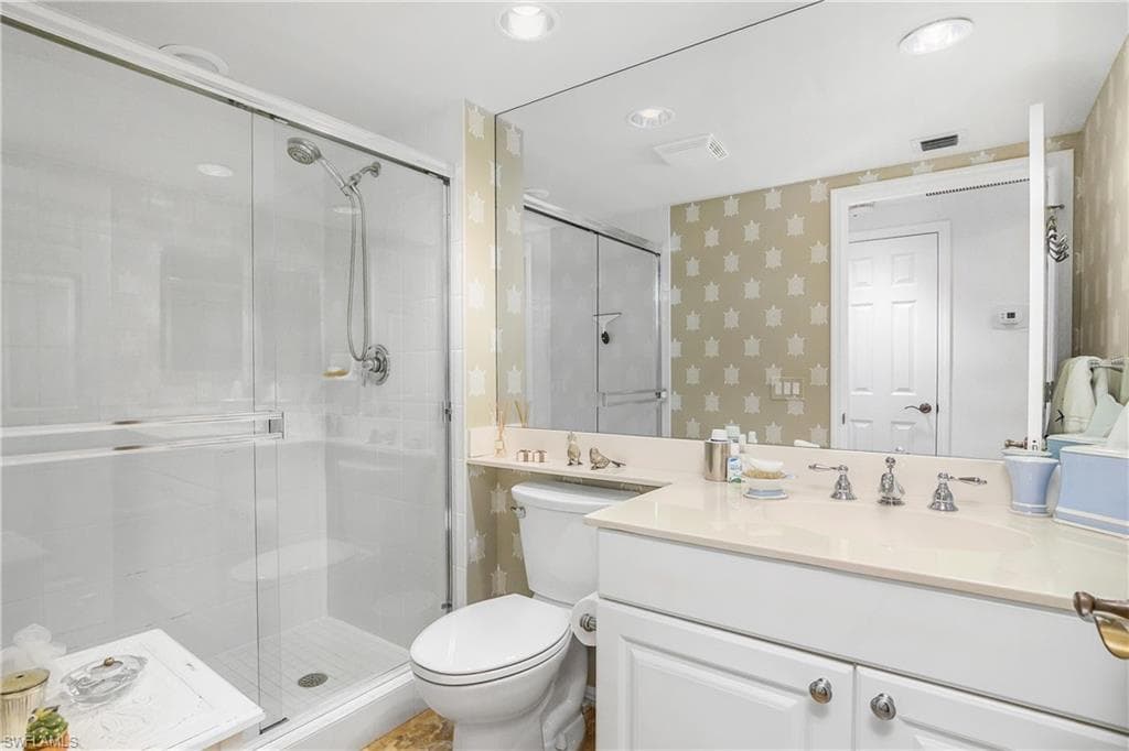 7225 Pelican Bay Blvd 203, Naples, FL 34108-24