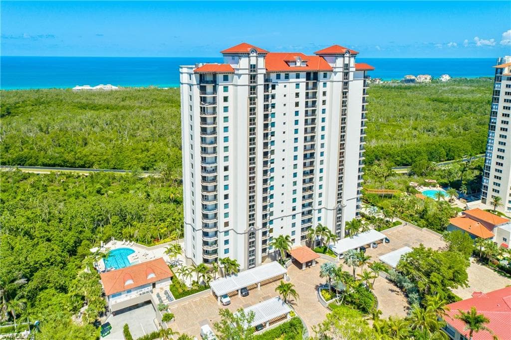7225 Pelican Bay Blvd 203, Naples, FL 34108-4