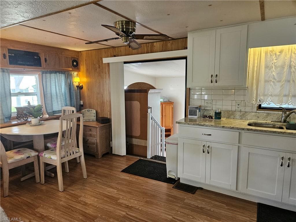 7 Pearl Dr 7p, Naples, FL 34114-13