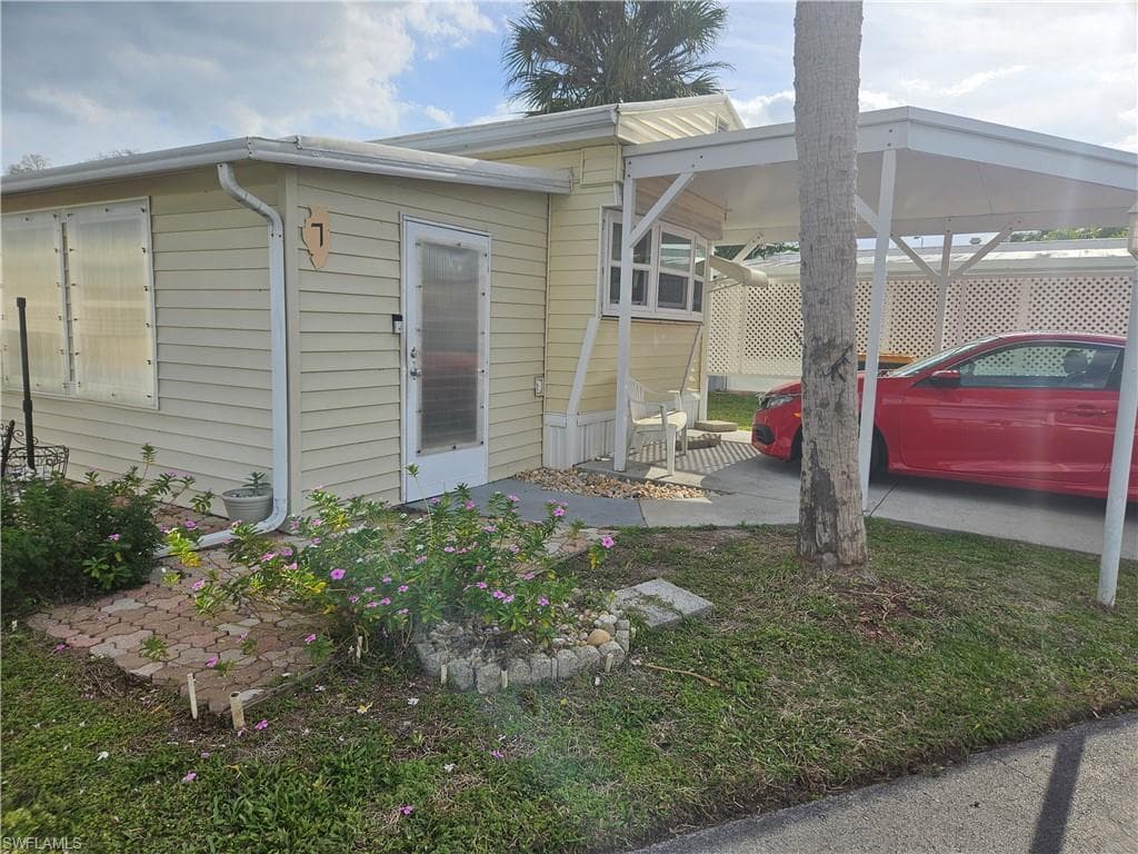 7 Pearl Dr 7p, Naples, FL 34114-1