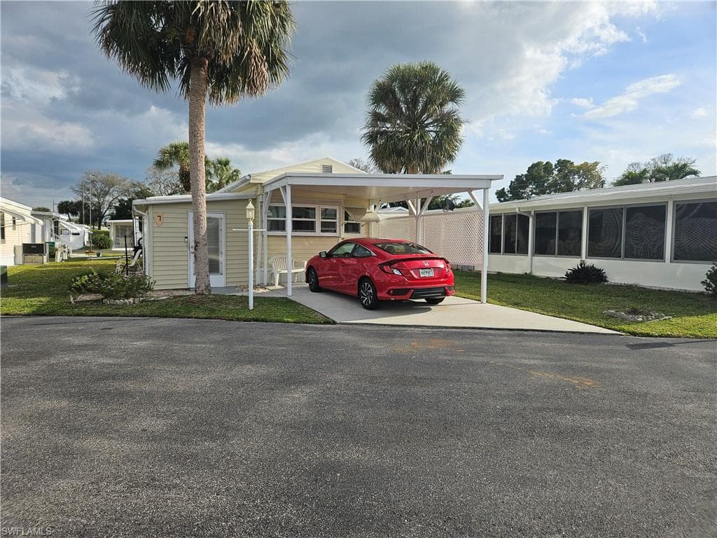 7 Pearl Dr 7p, Naples, FL 34114-3