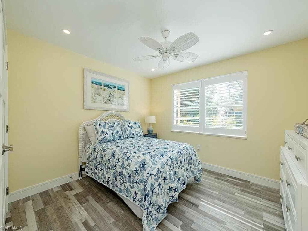 211 8th Ave S 211a, Naples, FL 34102-11