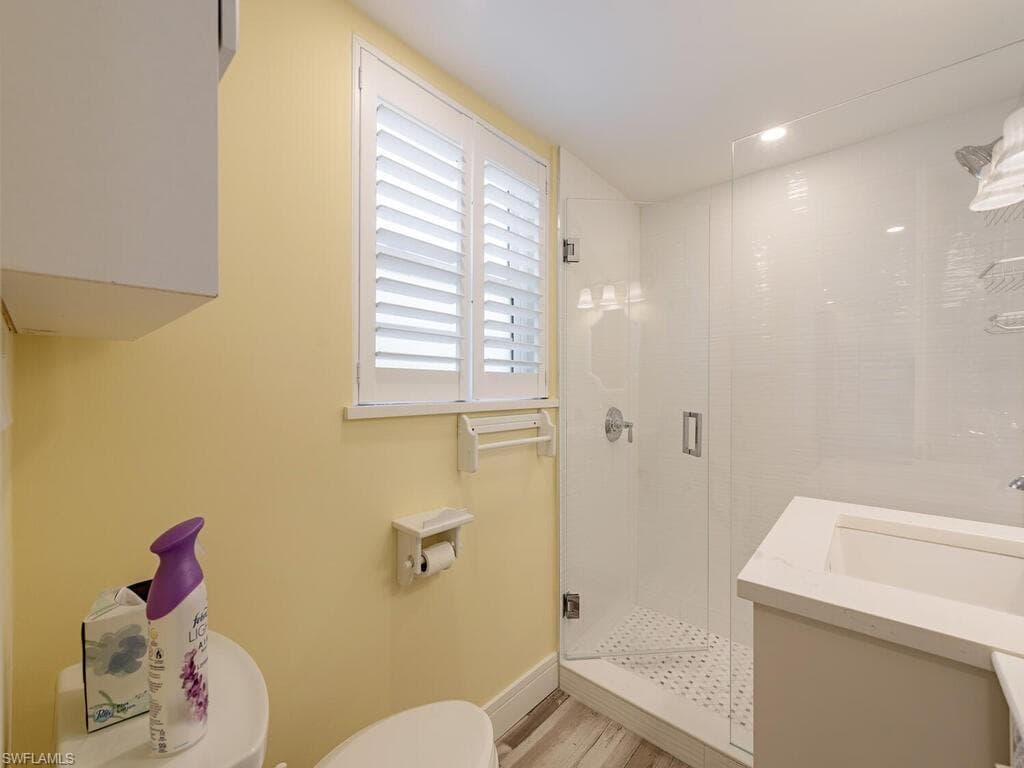 211 8th Ave S 211a, Naples, FL 34102-12
