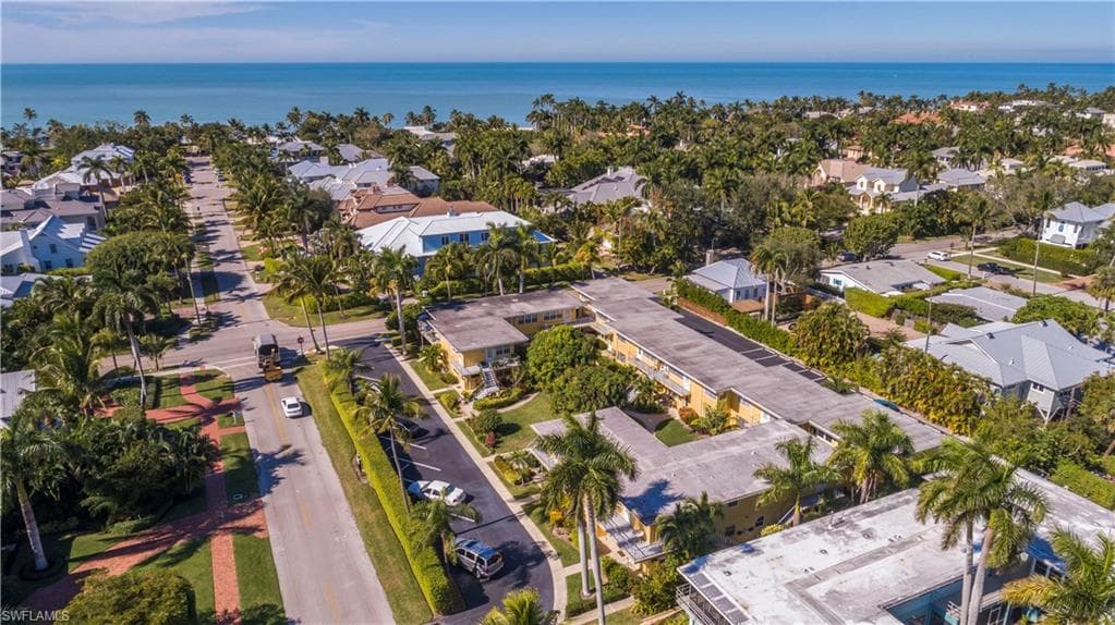 211 8th Ave S 211a, Naples, FL 34102-15