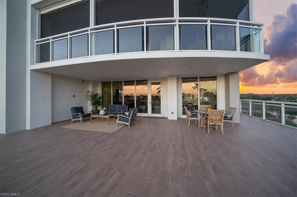 13915 Old Coast Rd 301, Naples, FL 34110-22