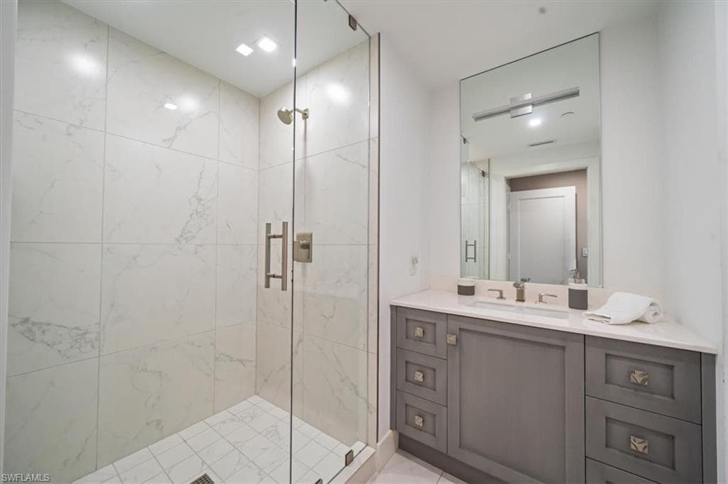 13915 Old Coast Rd 301, Naples, FL 34110-31