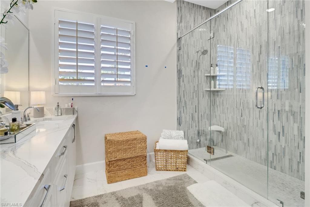 8768 Mustang Island Cir, Naples, FL 34113-20