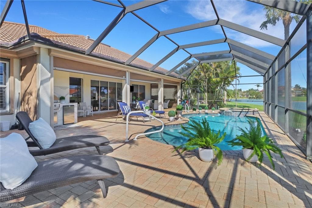 8768 Mustang Island Cir, Naples, FL 34113-25