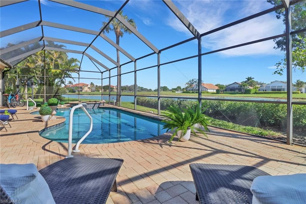8768 Mustang Island Cir, Naples, FL 34113-26