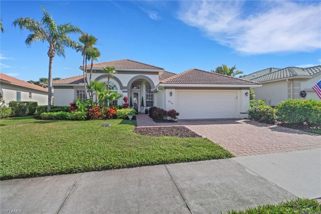 8768 Mustang Island Cir, Naples, FL 34113-34