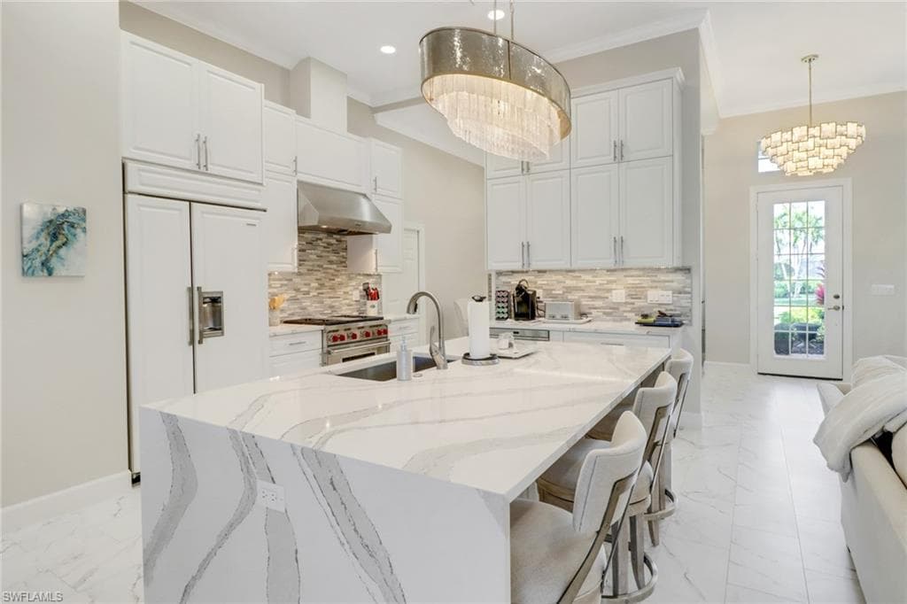 8768 Mustang Island Cir, Naples, FL 34113-4